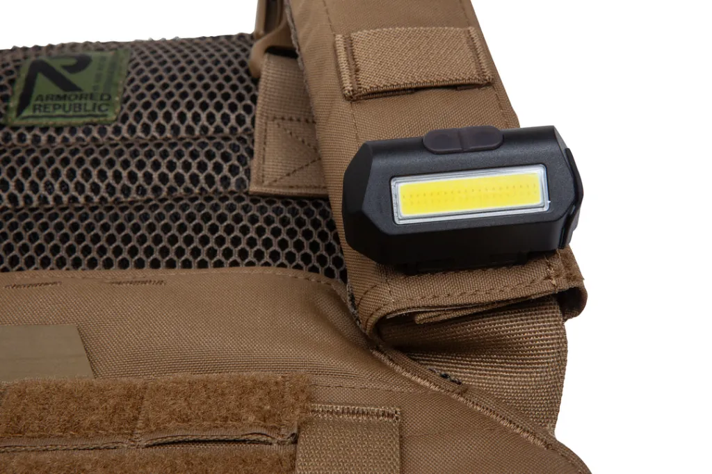 USB-4510M_BelowFrontonVest.webp
