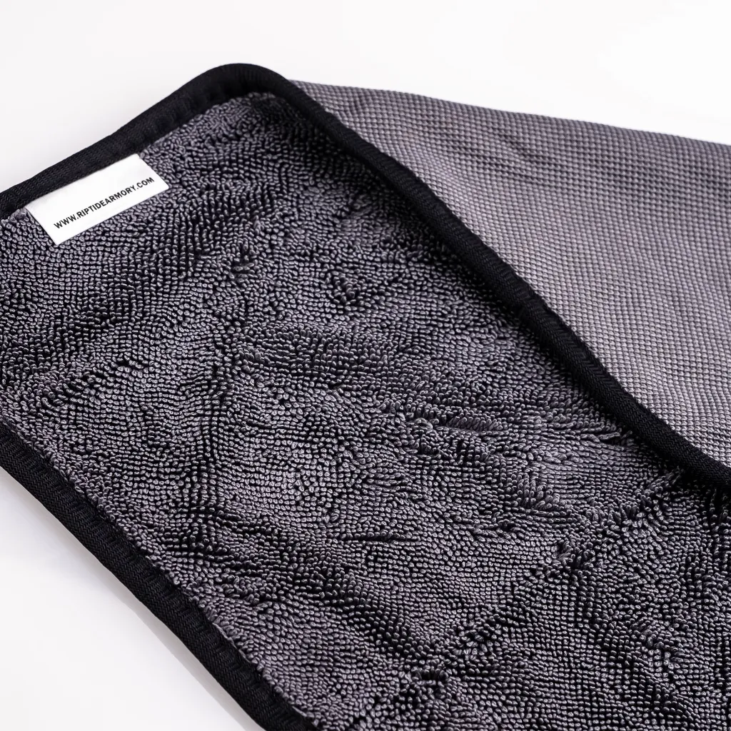 TowelDetail_FoldedOverSide_1.webp
