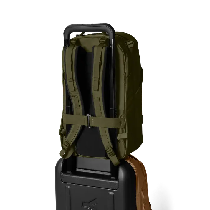 site_studio_bags_Ranchero_27L_Olive_Luggage_433_Primary_B_2400x2400_ee4e322c-427e-44da-8d89-55b30544d4ba.webp