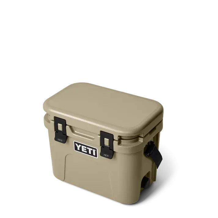 site_studio_hard_goods_Roadie_15_Tan_3qter_Closed_8192_Primary_B_2400x2400_3fa09806-bd86-45ed-8044-99c39c271703.webp