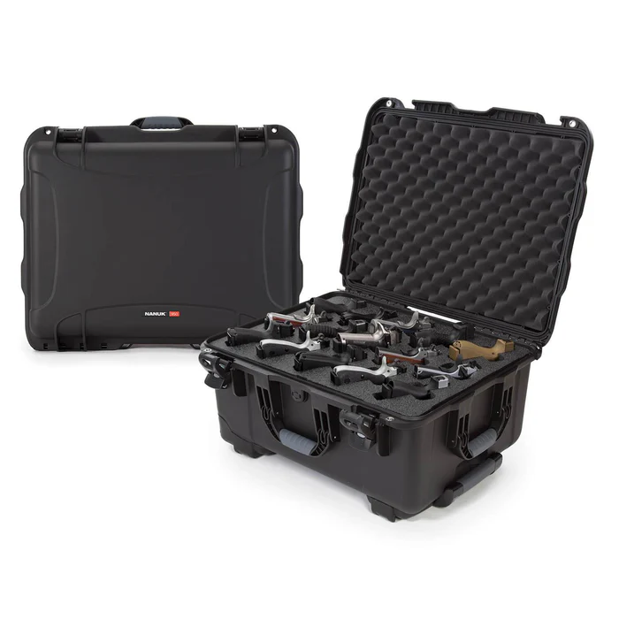[950S-080BK-0A0-17085] NANUK 950 15 UP Gun Case (Black)